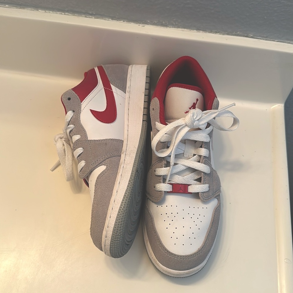 Like new air jordan 1 low SE youth light smoke grey
